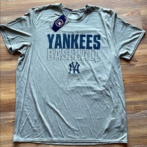 NWT Yankees Men’s Baseball Gray T-Shirt XL